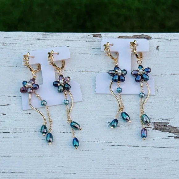 E246 Handmade Freshwater Pearl Flower Huggies Earrings - Picture 7 of 11